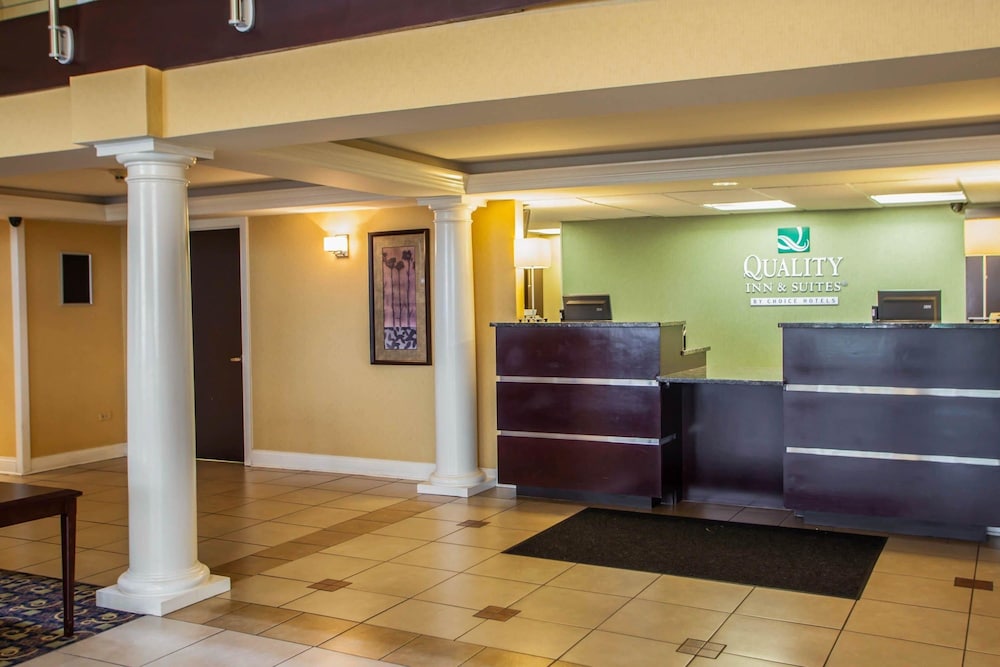 Quality Inn & Suites St Charles -West Chicago 7/40