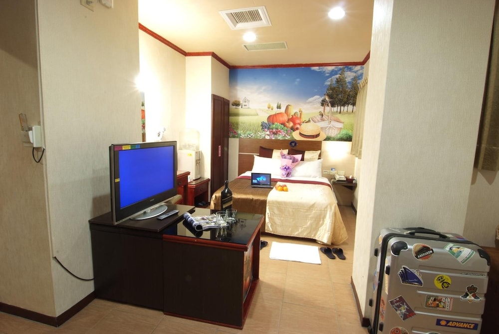 Golden Swallow Hotel 25/25