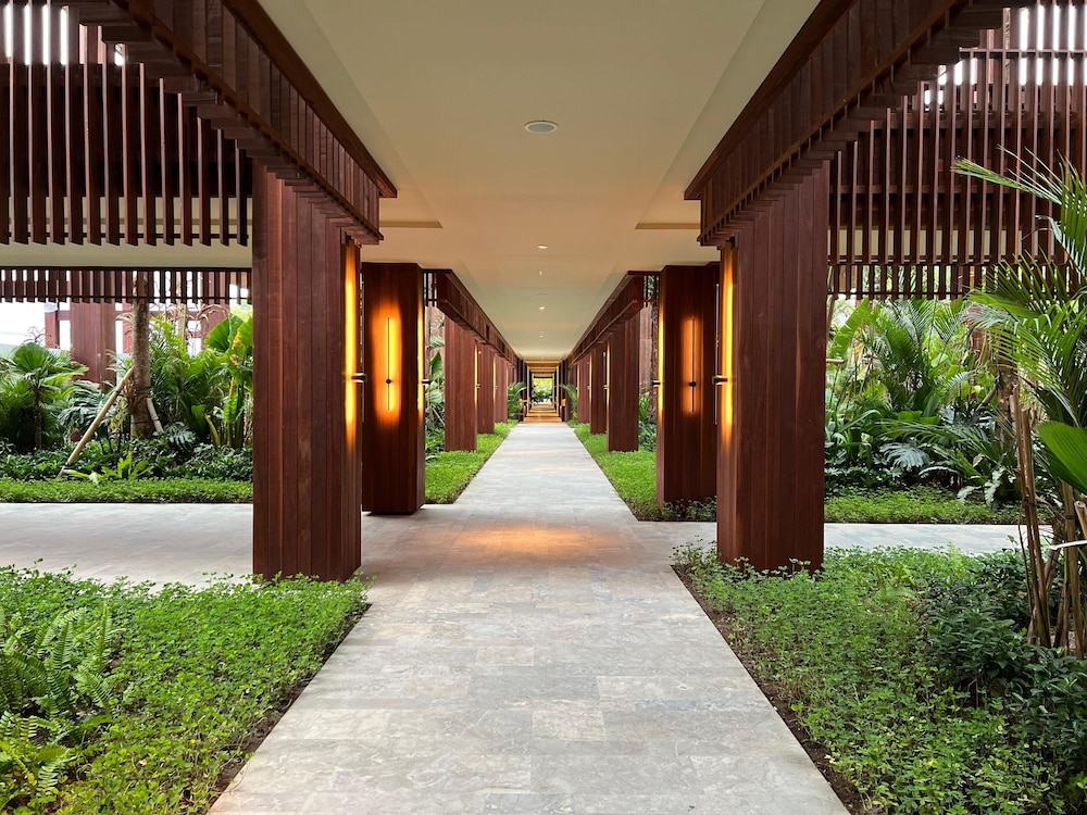 The Meru Sanur 39/49