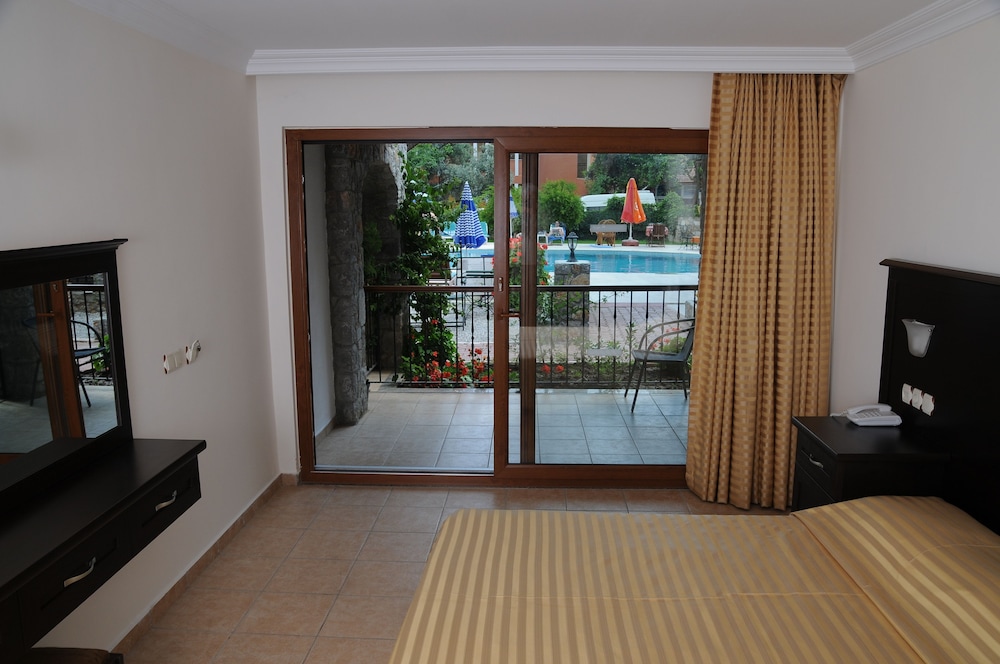 Ata Lagoon Beach Hotel 36/50