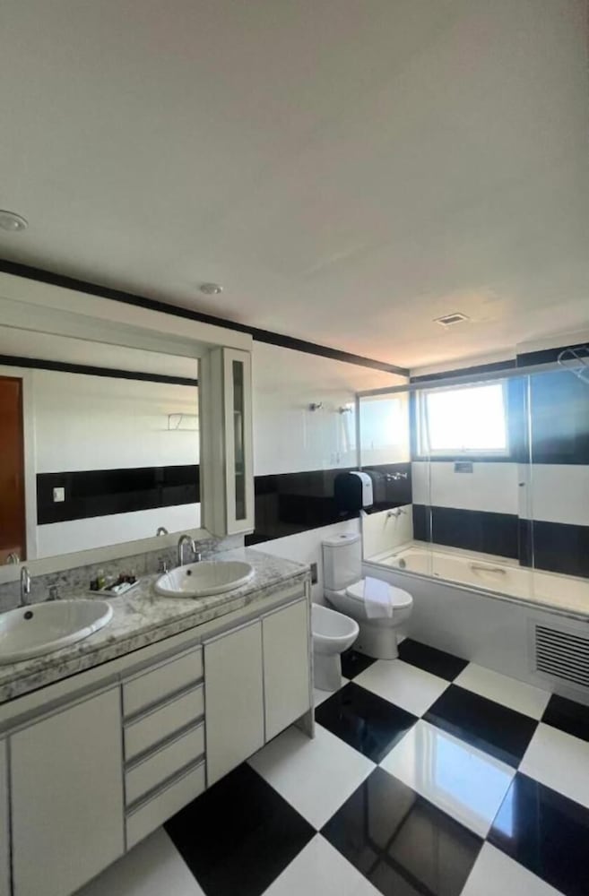 Royal Urban Macae Hotel 61/67