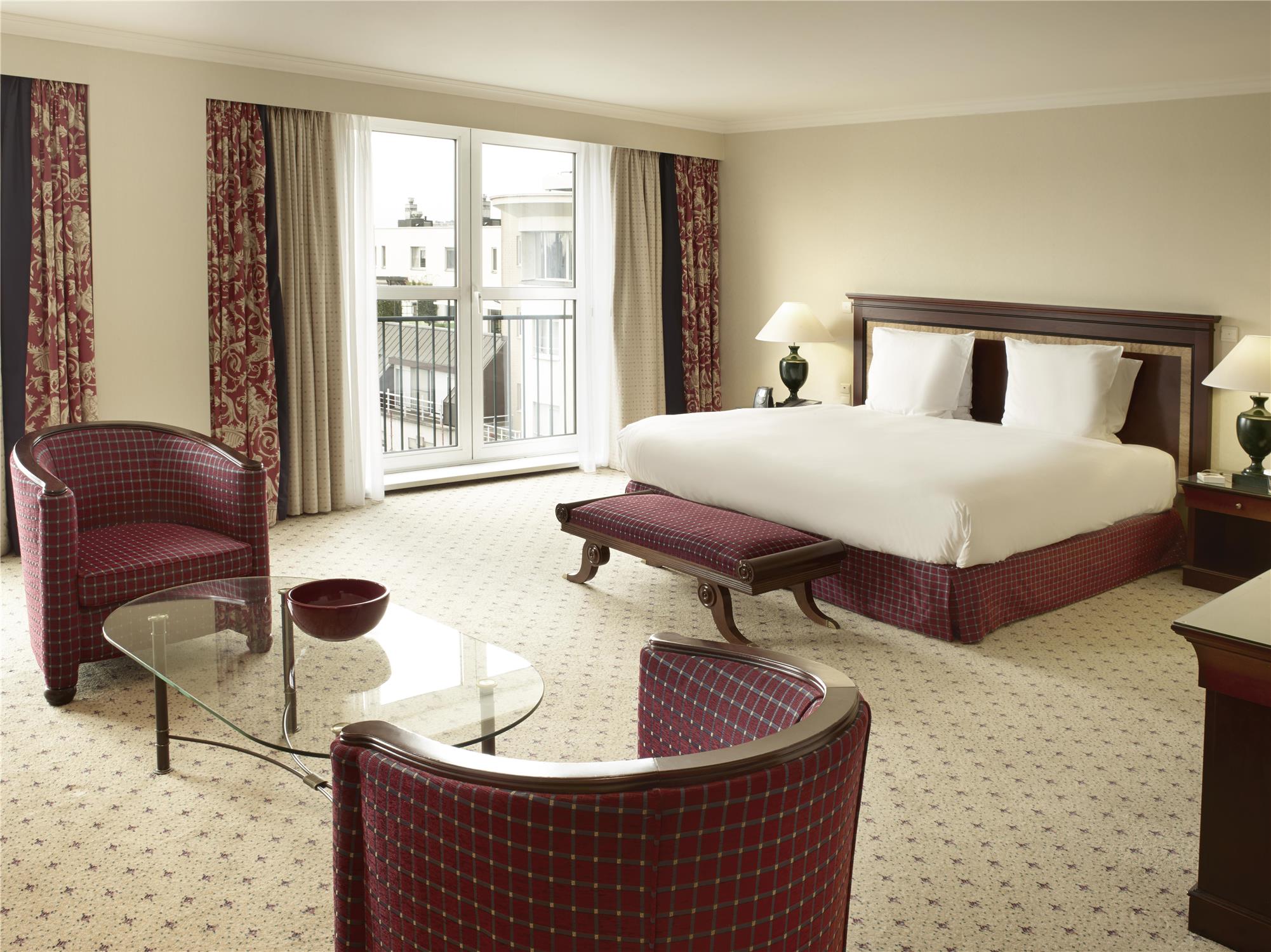 Junior Suite, Hilton Antwerp Old Town 2/2