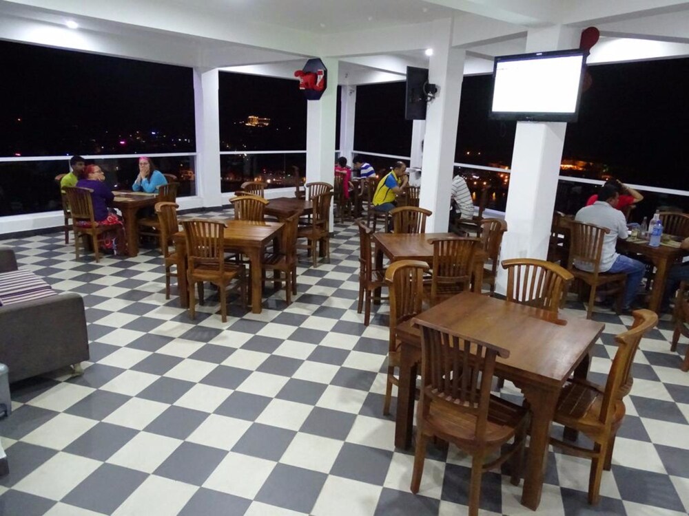 Kandy Supreme Hotel 32/61