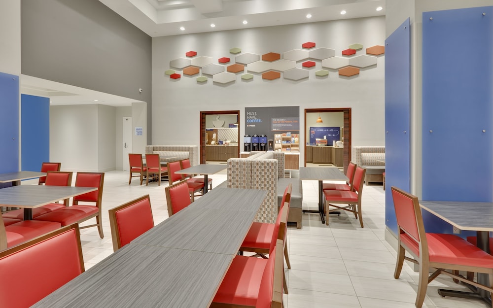 Holiday Inn Express Hotel And Suites Irving Conv Ctr Las Colinas 44/54