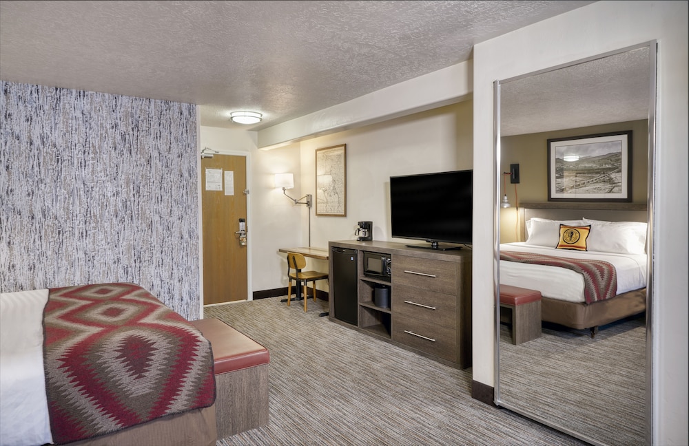 Yellowstone Park Hotel 42/61
