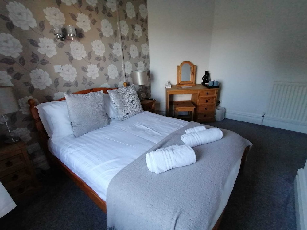 The Waterford Arms 19/50