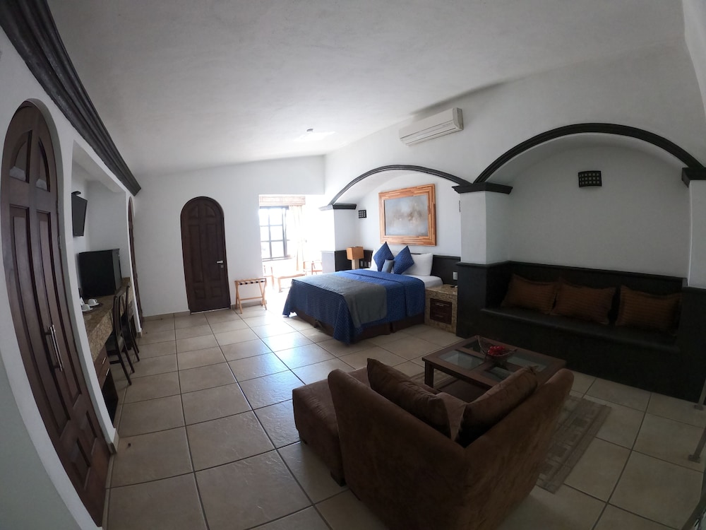 The Latit Hotel Queretaro 23/40