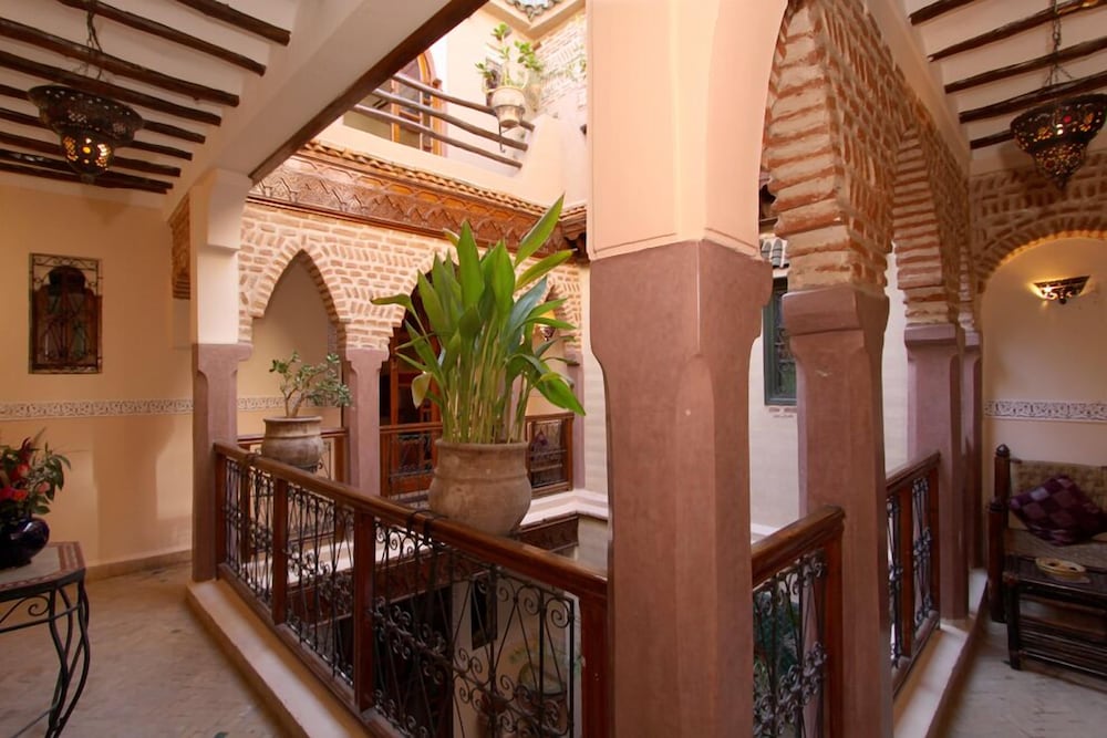 Dar Catalina 8/9