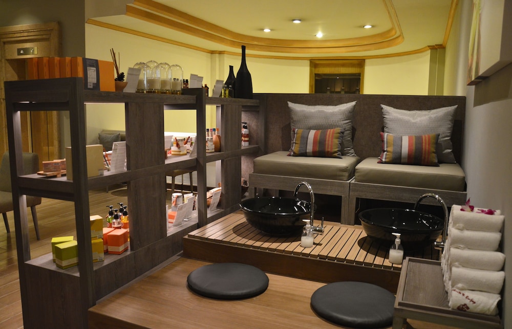 Arnoma Grand Bangkok 51/58
