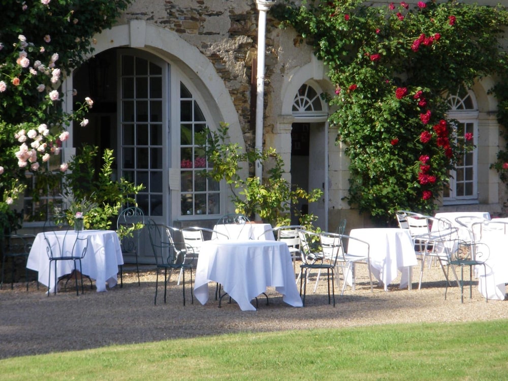 Chateau Du Plessis-Anjou 27/36