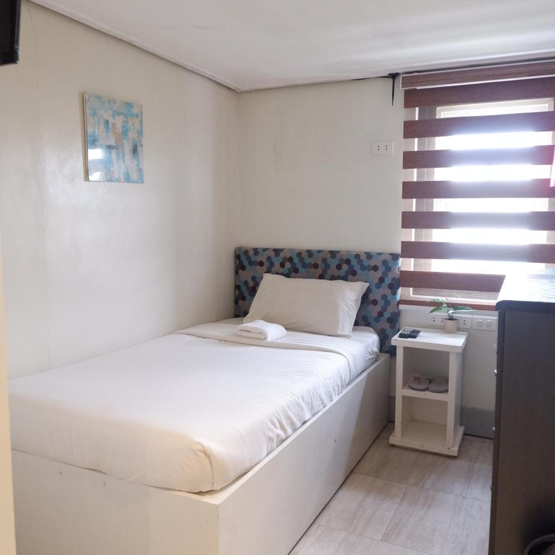 OYO 492 Sunset View Ridge Residences 19/50
