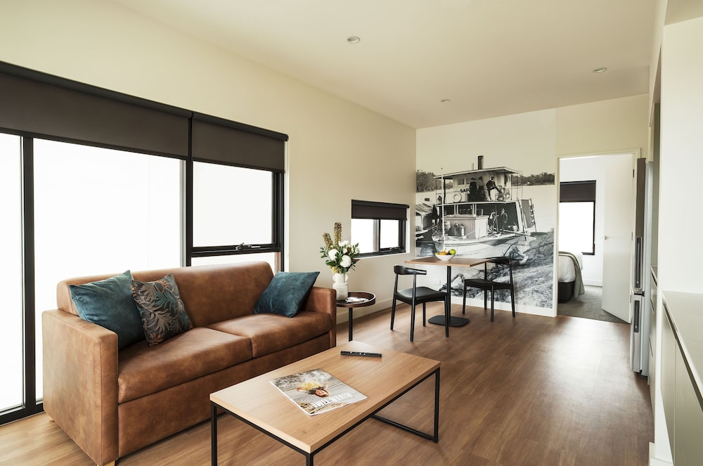 Berri Hotel 47/63