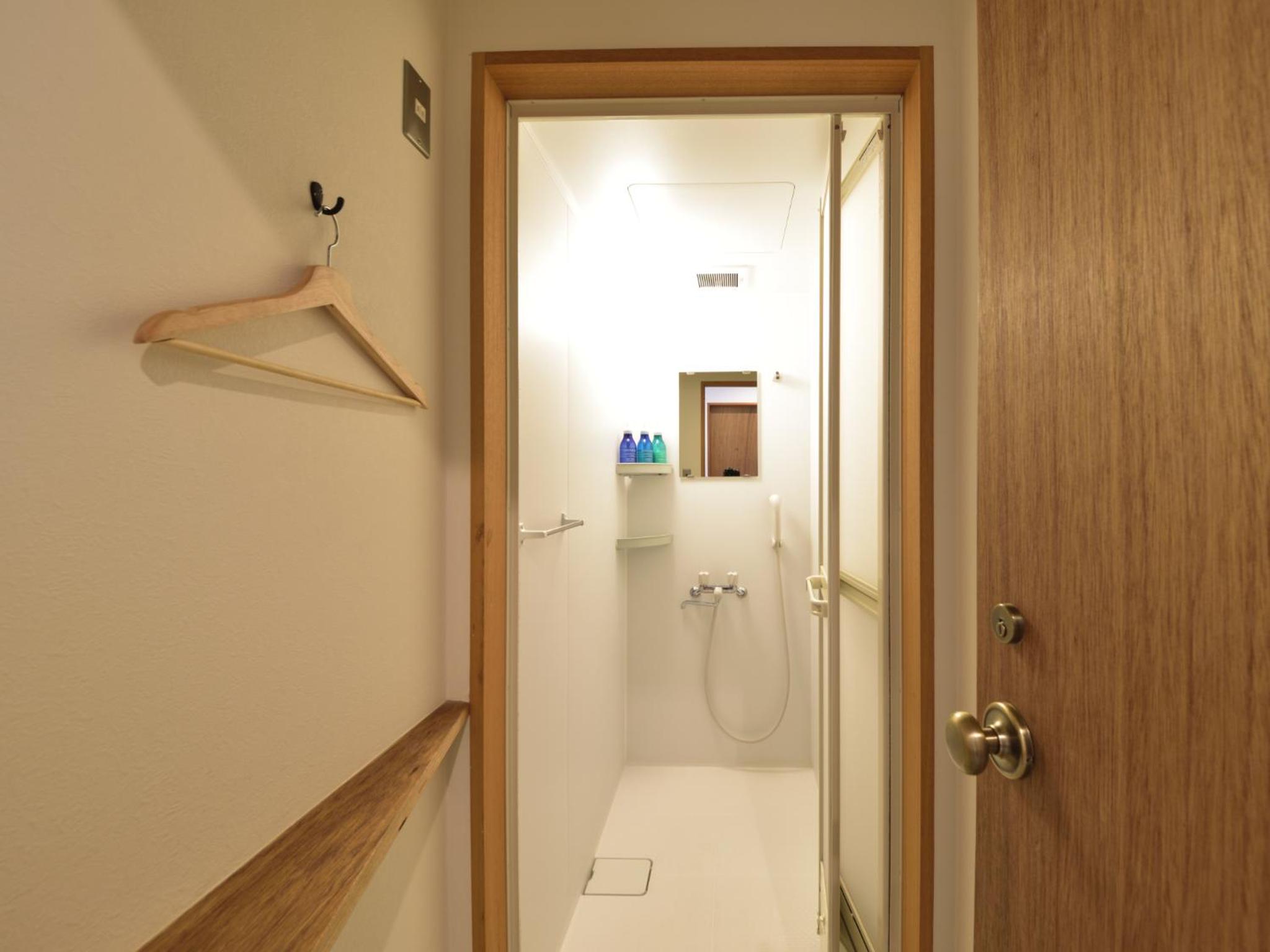 Mixed Dorm, 8 Beds, 2 Bunk Beds