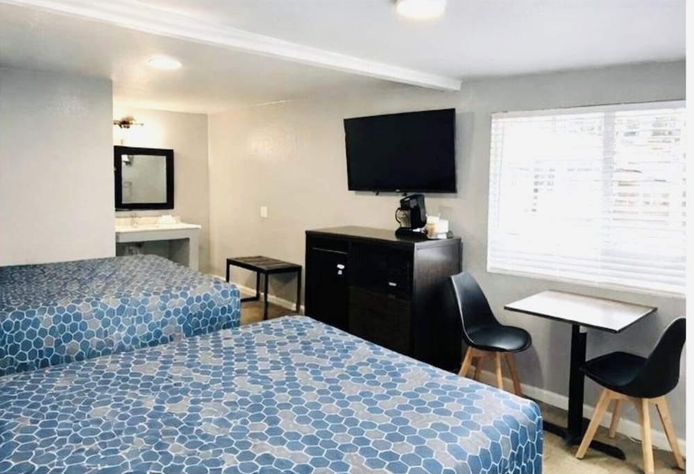 Sea Garden Motel 54/63