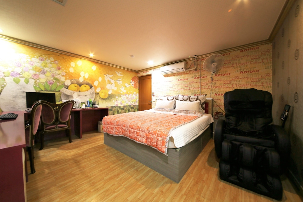Sense Motel 20/50