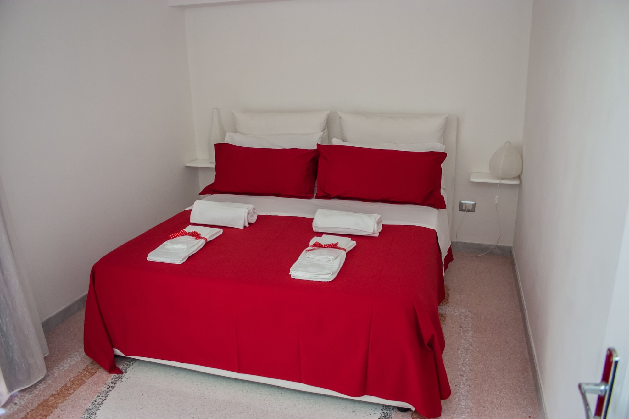 ROOM, DOUBLE BED, BALCONY
