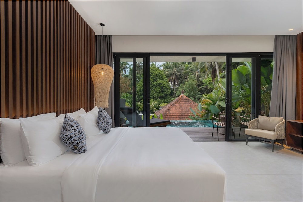 1 BEDROOM, VILLA, WITH POOL