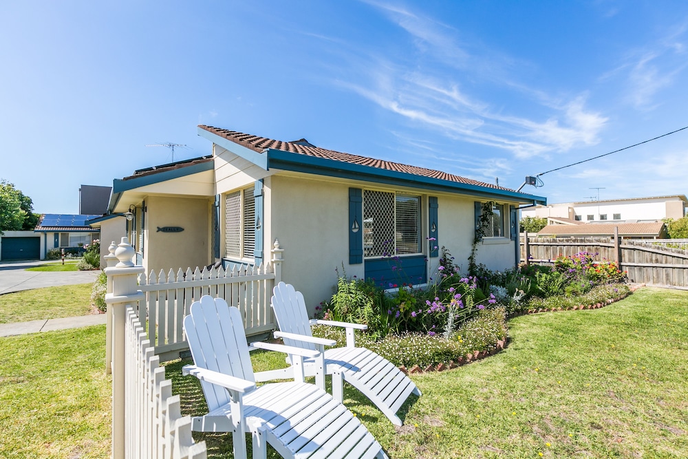 Beachfront Cottages Torquay 31/36