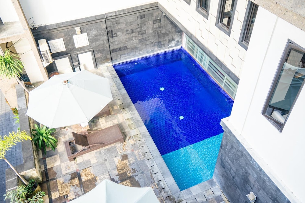 Puri Ayu Hotel 22/40