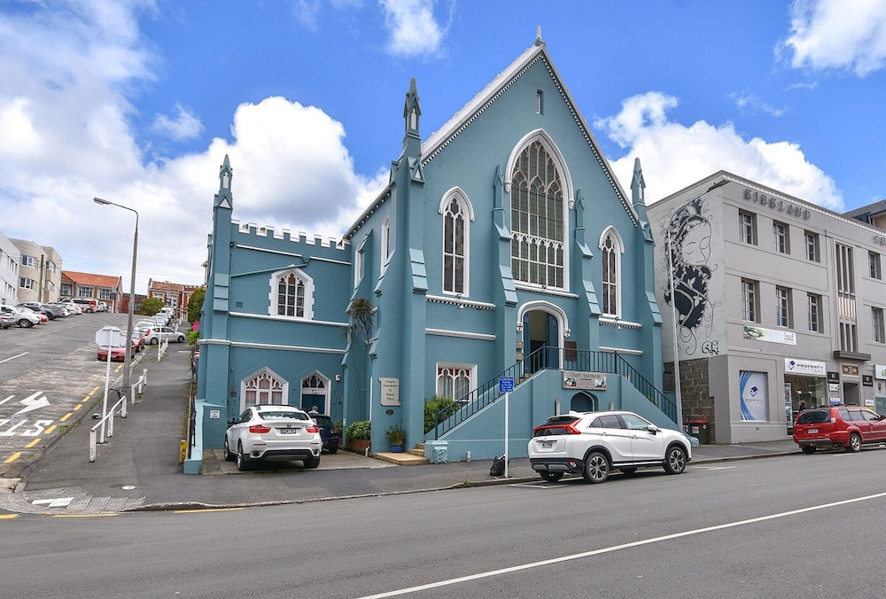 Chapel Apartments 22/23