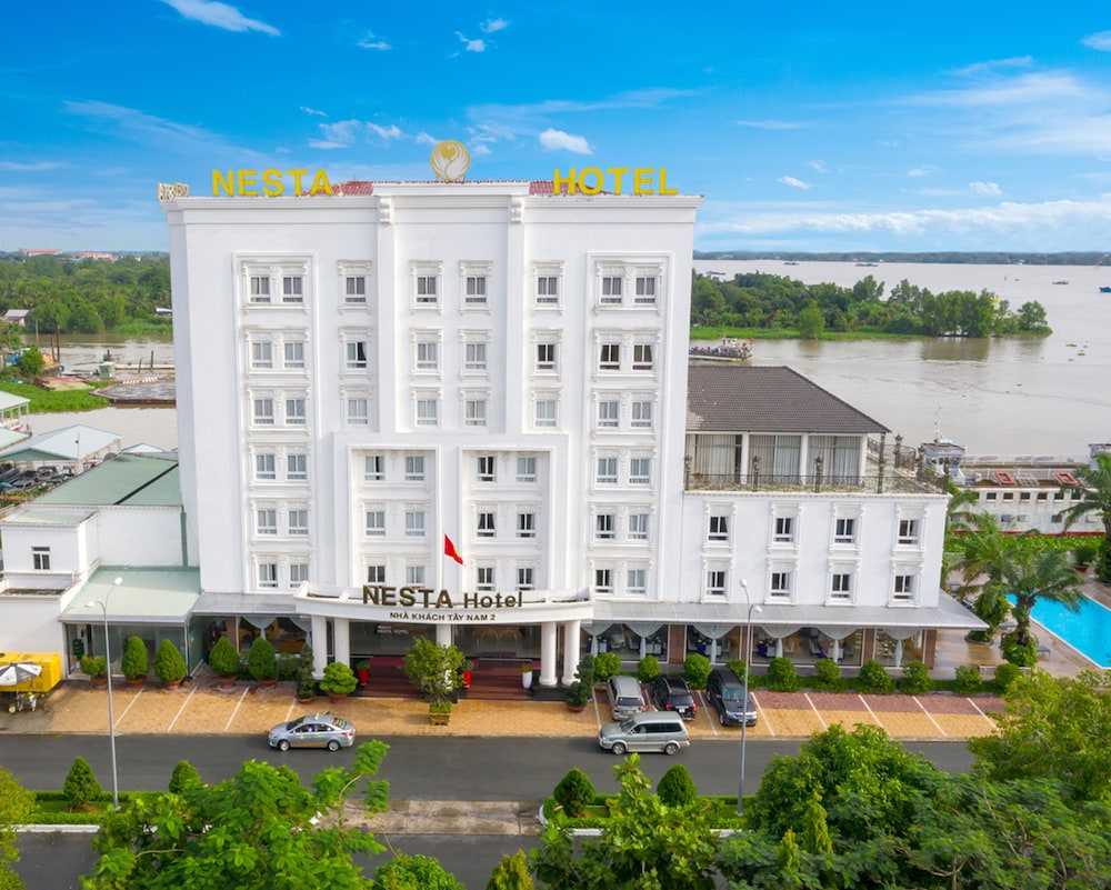 Nesta Hotel 1/64