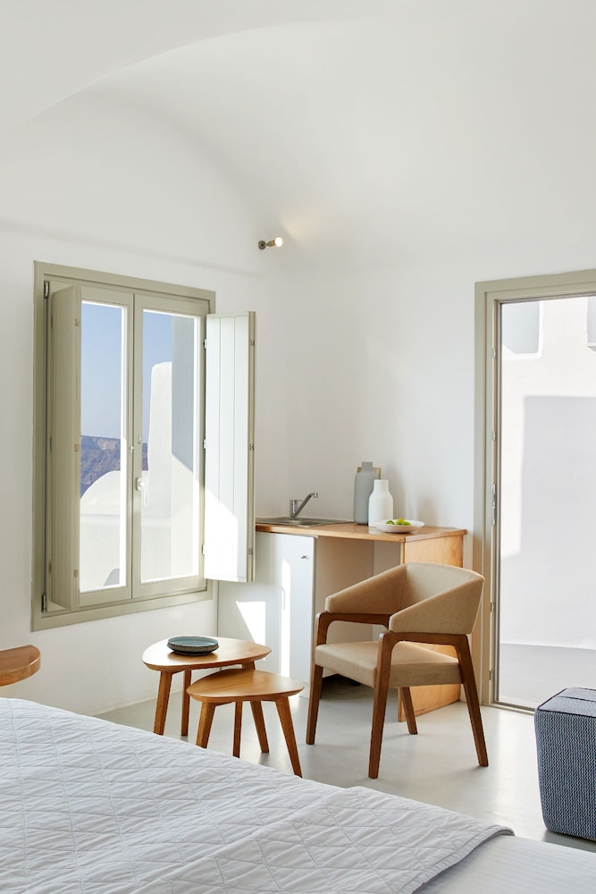 Allure Breeze Suites 65/79