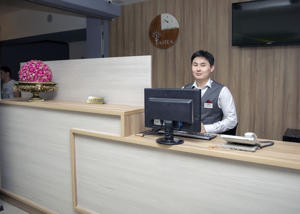 Astra Hotel 8/41