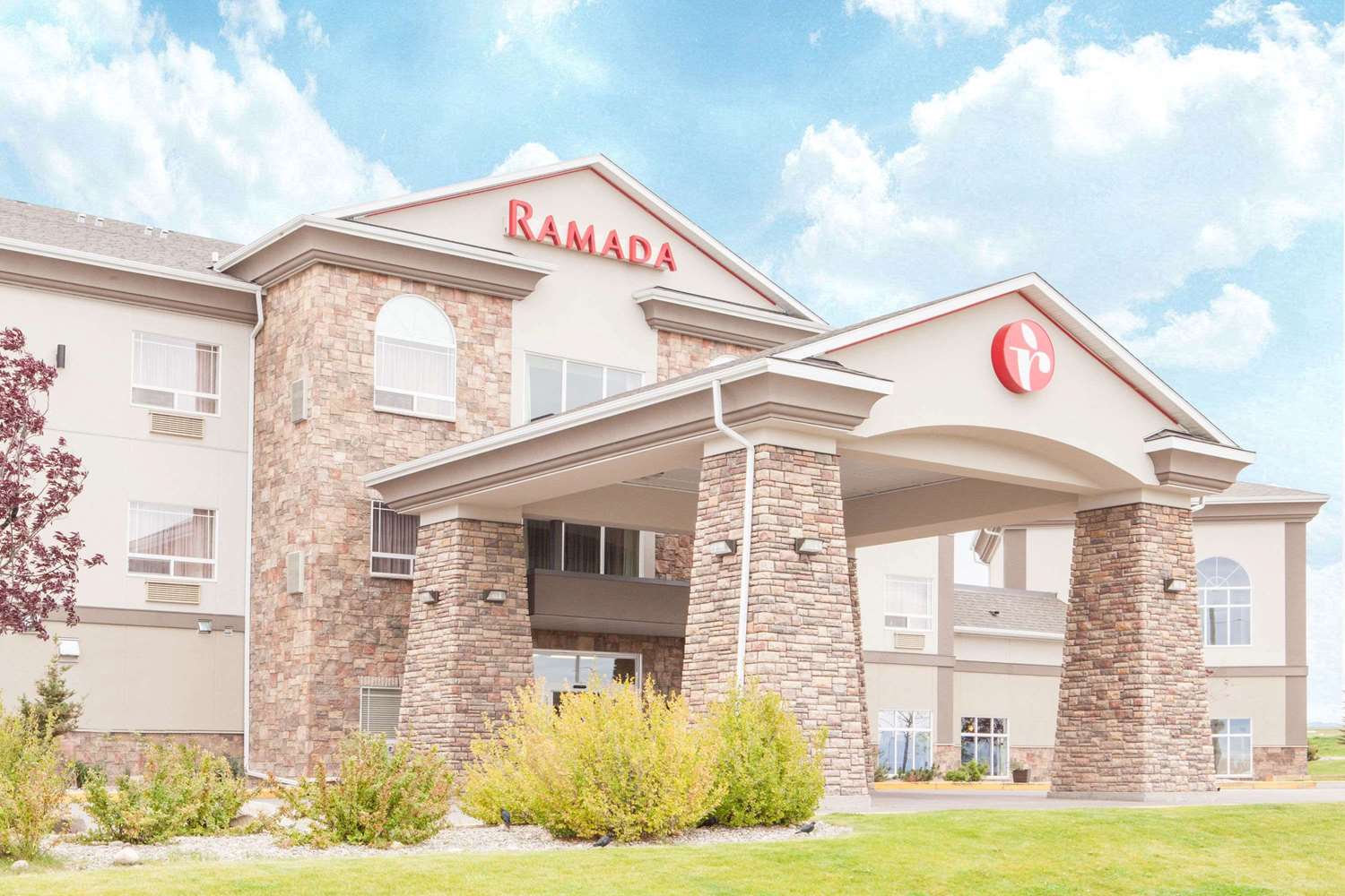 Ramada By Wyndham Pincher Creek 1/10
