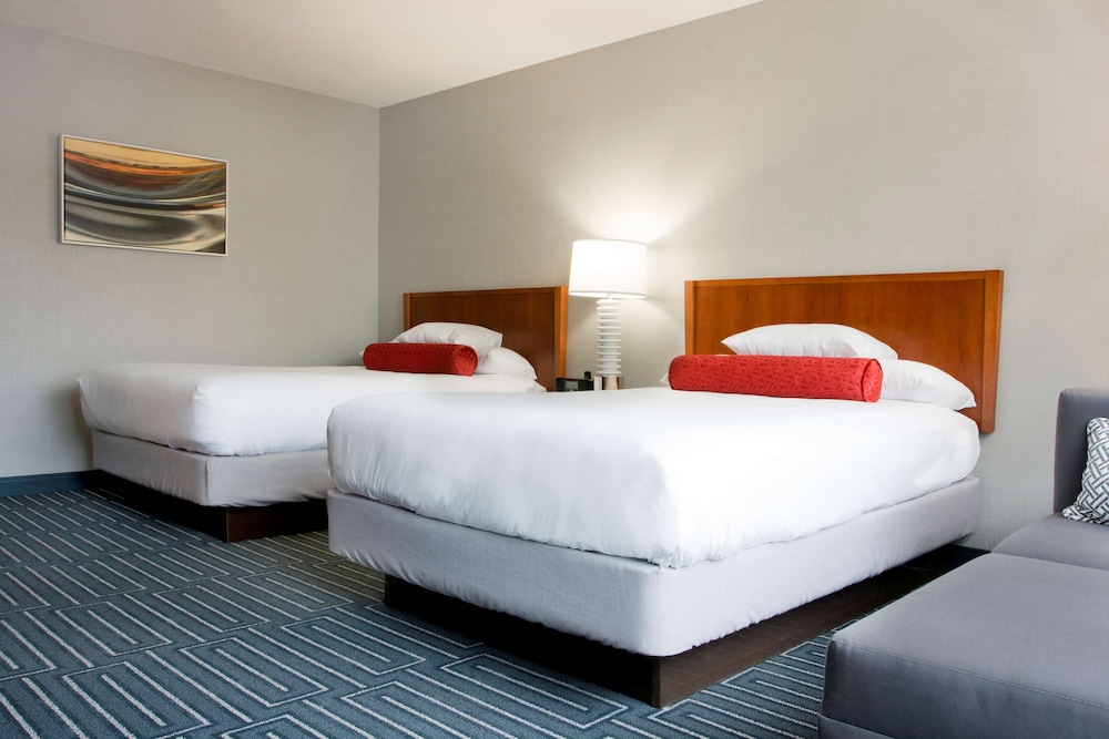 Hyatt Regency Cincinnati 11/66