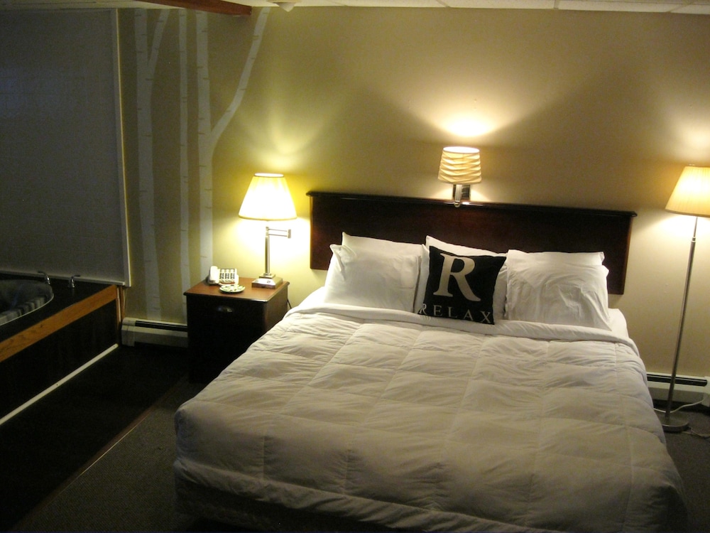 Cedar Hill Lodge 13/64