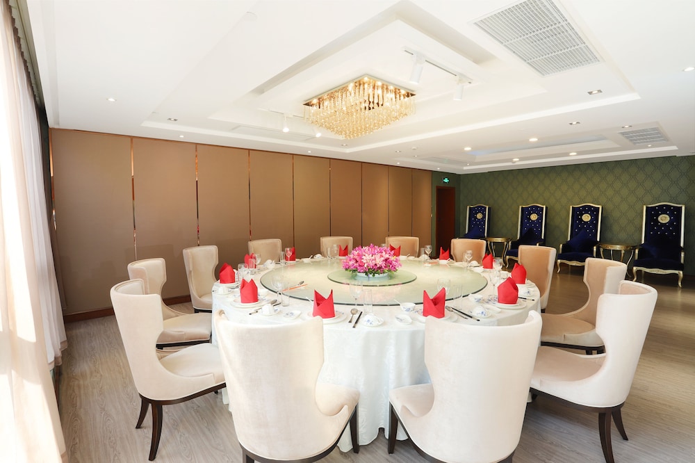 Holiday Inn Shanghai Pudong Nanpu 60/76