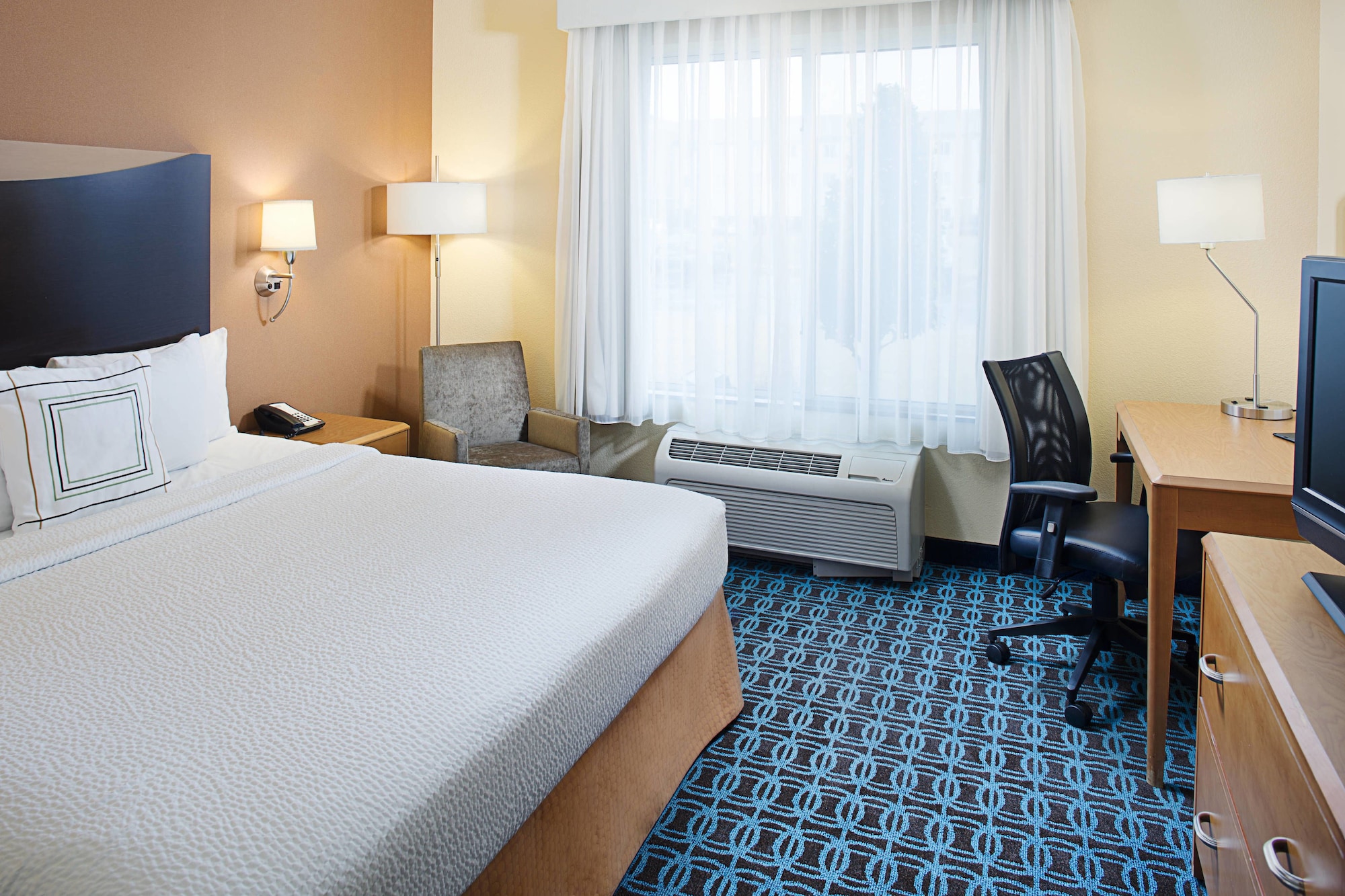 1 Bedroom, Suite, King Bed, Sofa