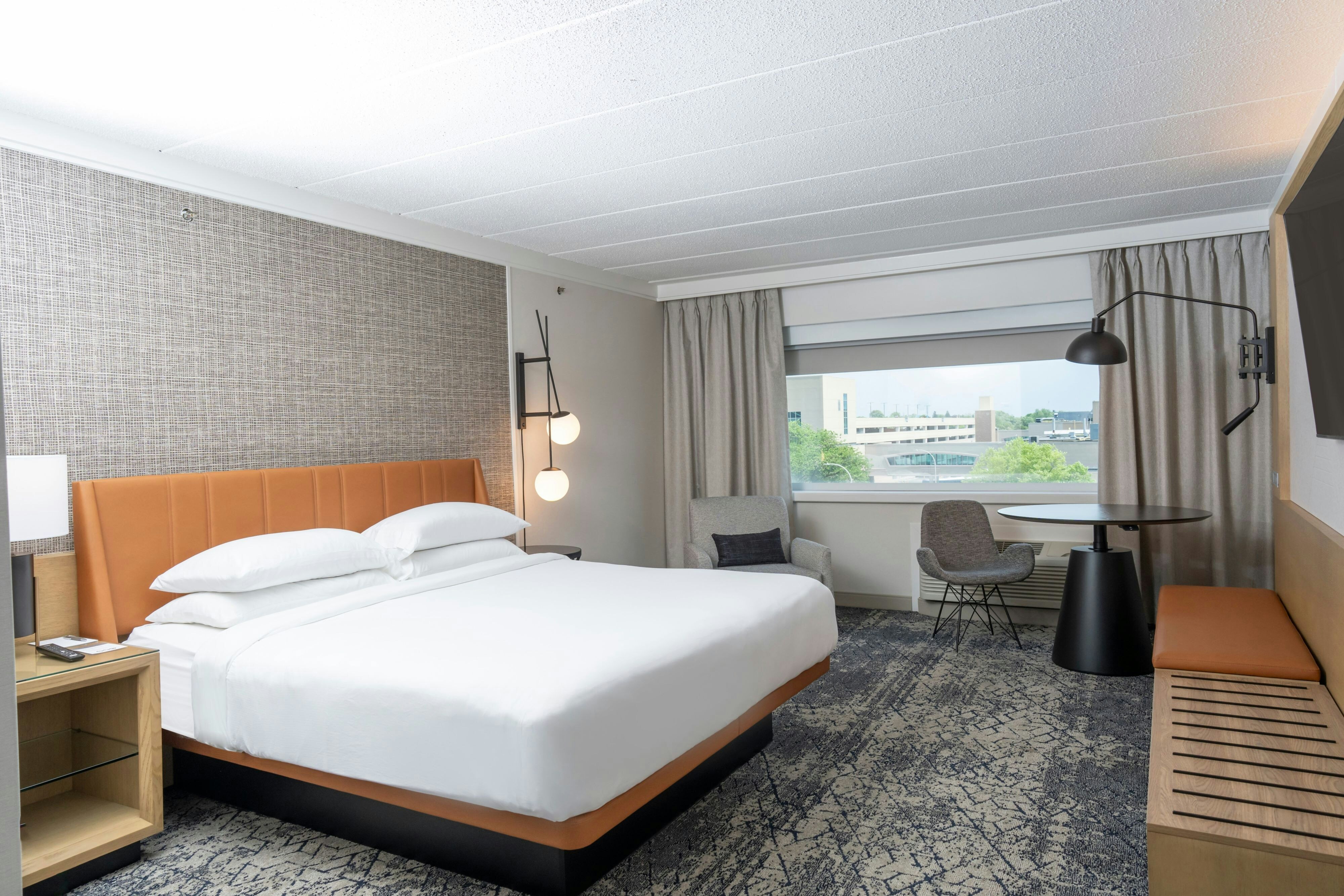 غرفة بسرير كينج، Sheraton Niagara Falls New York 11/16