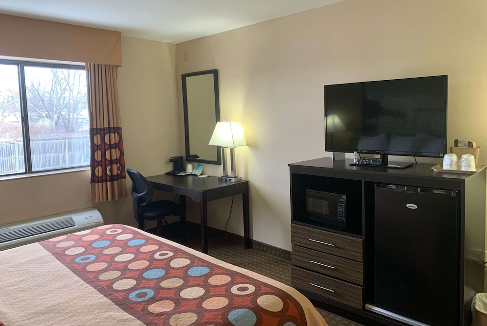 Super 8 by Wyndham Liverpool/Clay/Syracuse Area 10/21