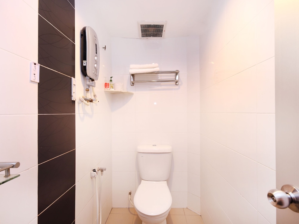 OYO 635 Seven Days Hotel 20/23