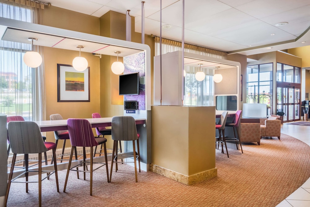 Sonesta Milwaukee West Wauwatosa 28/74