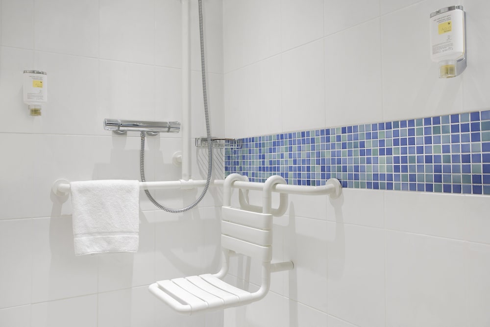 HOLIDAY INN EXPRESS BADEN BADEN 14/53