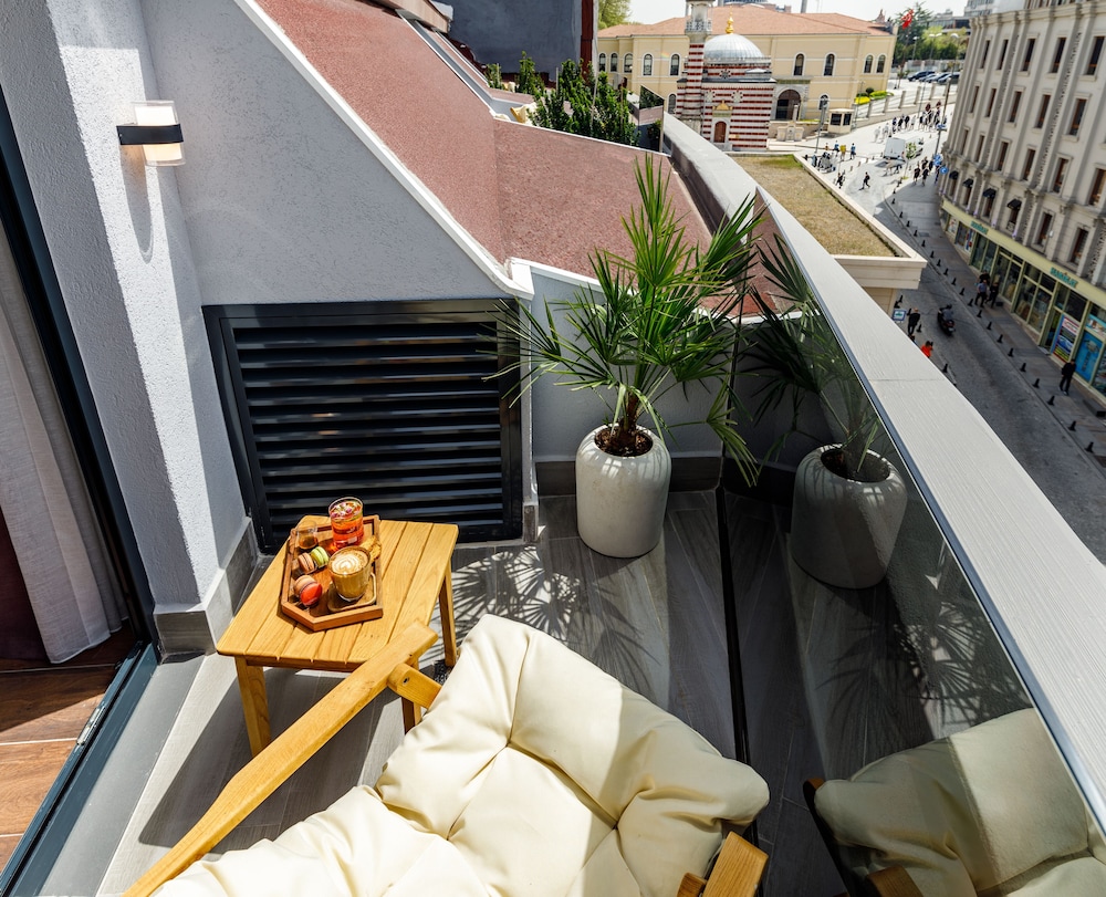Euro Design Hotel 57/71
