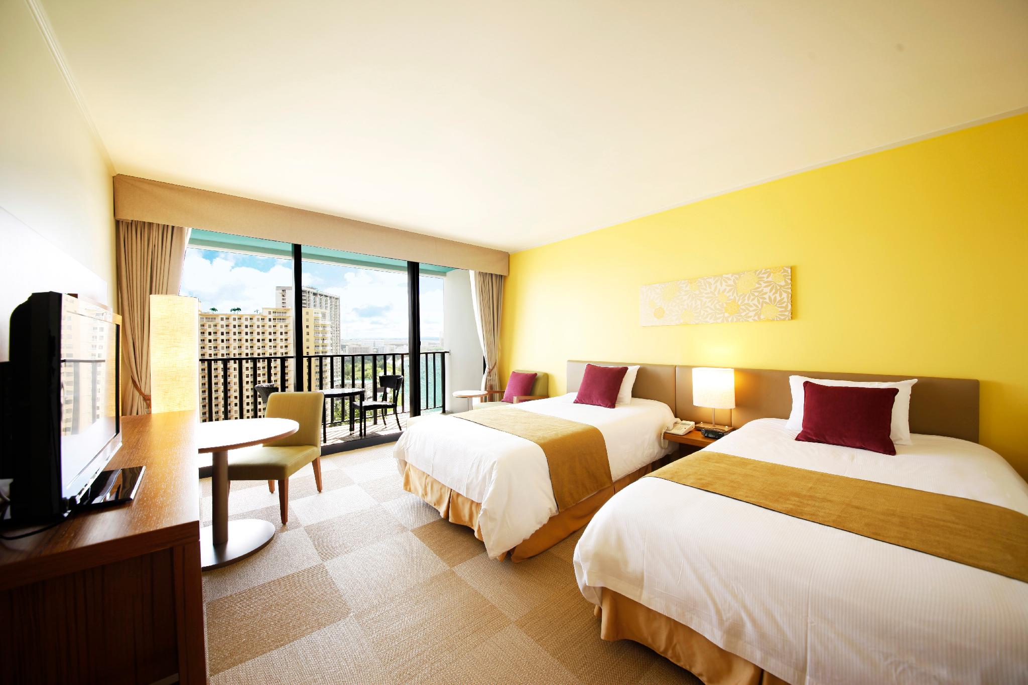 Ocean, Twin Beds