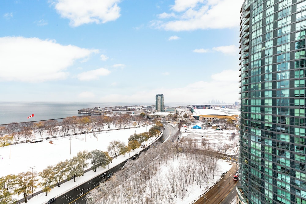 Aoc Suites - Luxury Condo - City View 4/28