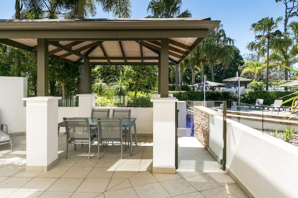 Grand Mercure Allegra Hervey Bay 12/74