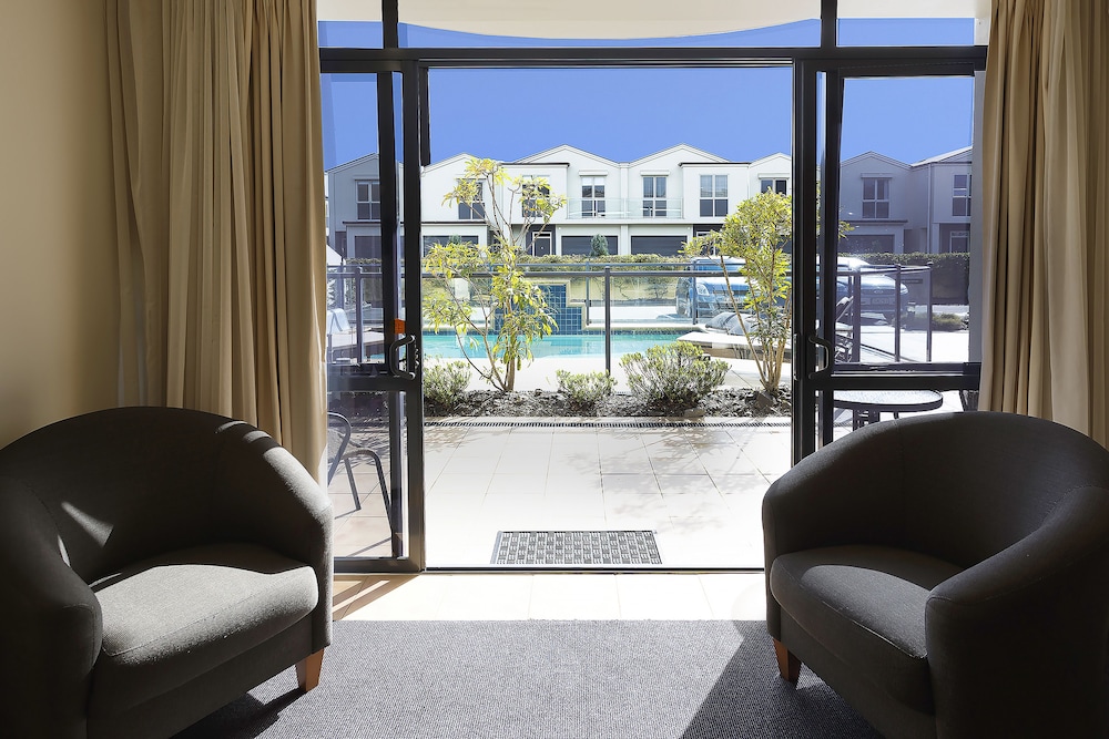 Delorenzo S Studio Apartments 52/72