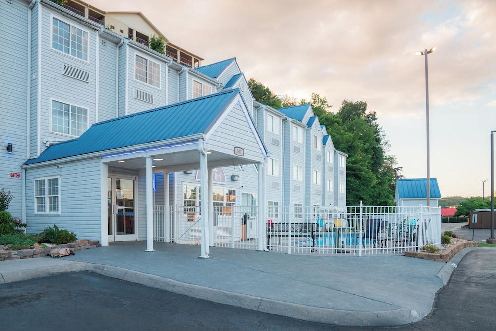 Guest Inn Pigeon Forge 38/48