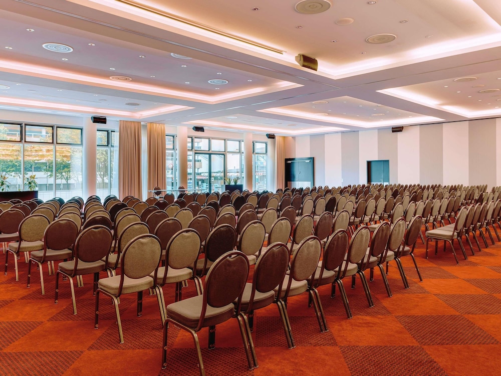 Movenpick Hotel Stuttgart Airport 46/50