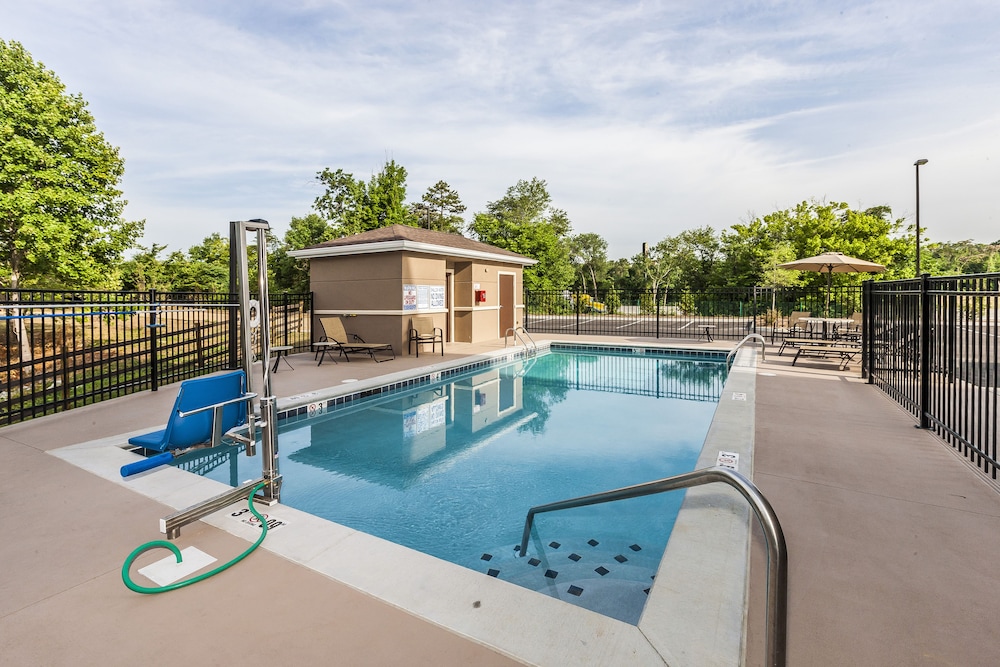 Staybridge Suites Knoxville-West 3/42