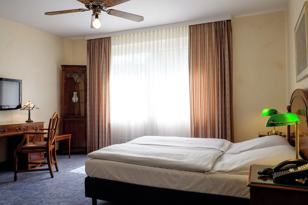COMFORT, DOUBLE BED