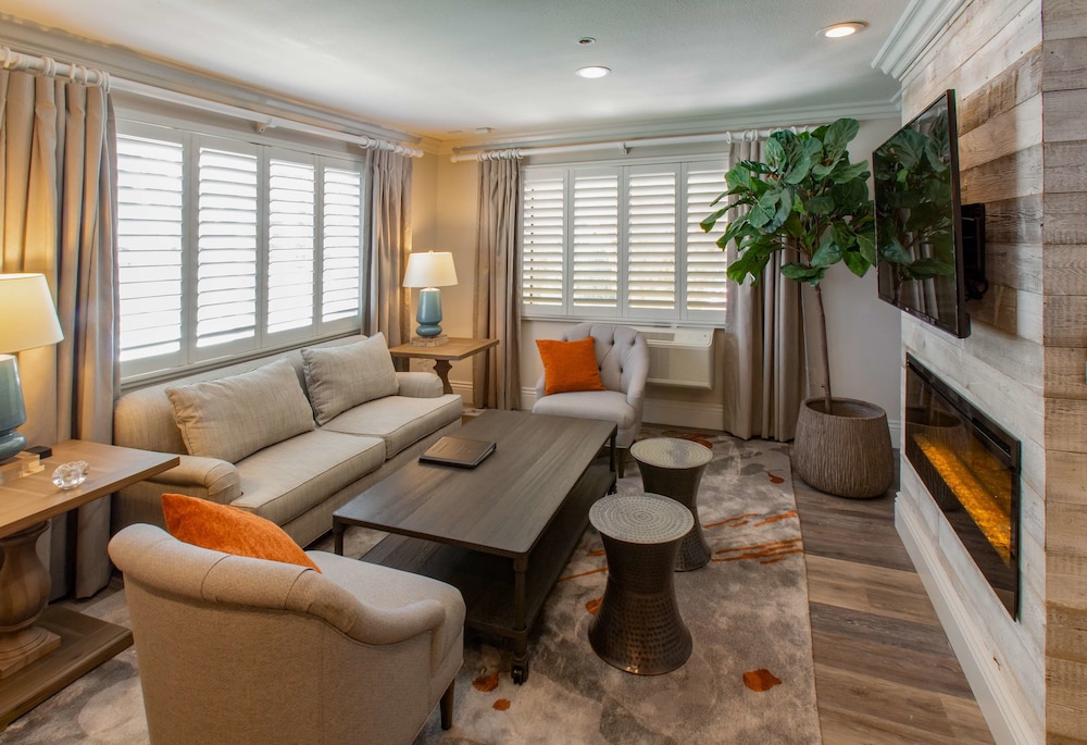 Dry Creek Inn MOD Collection by Sonesta 41/56