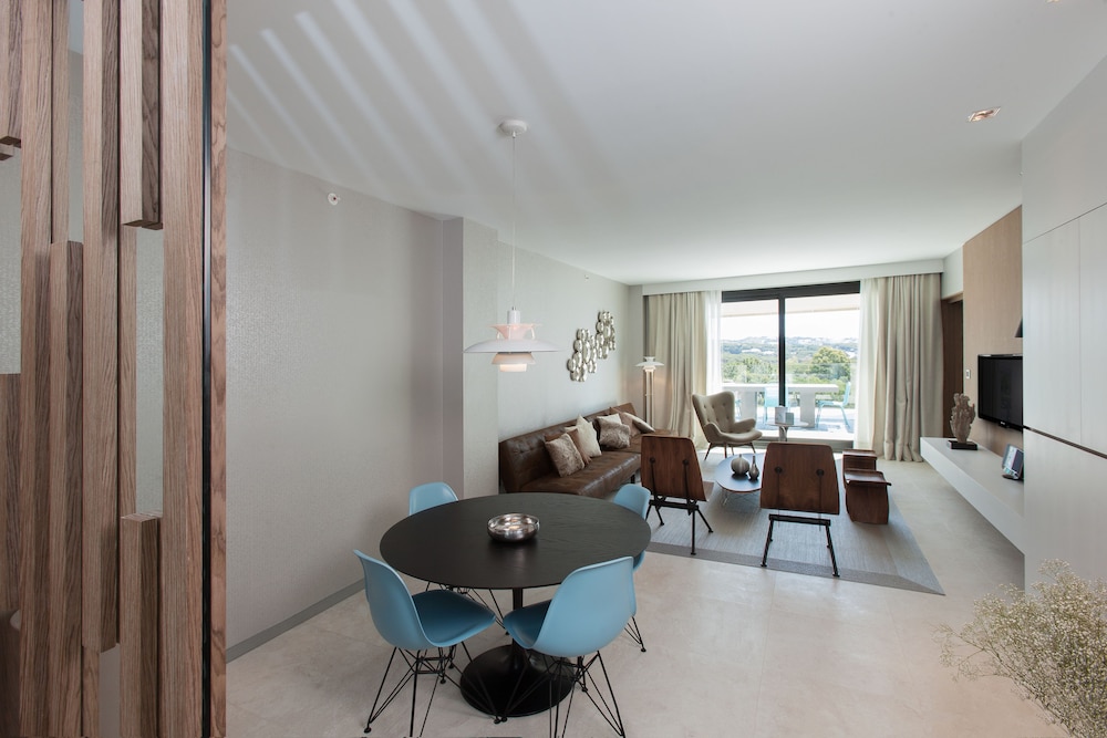 The Oasis by Don Carlos Resort 32/41