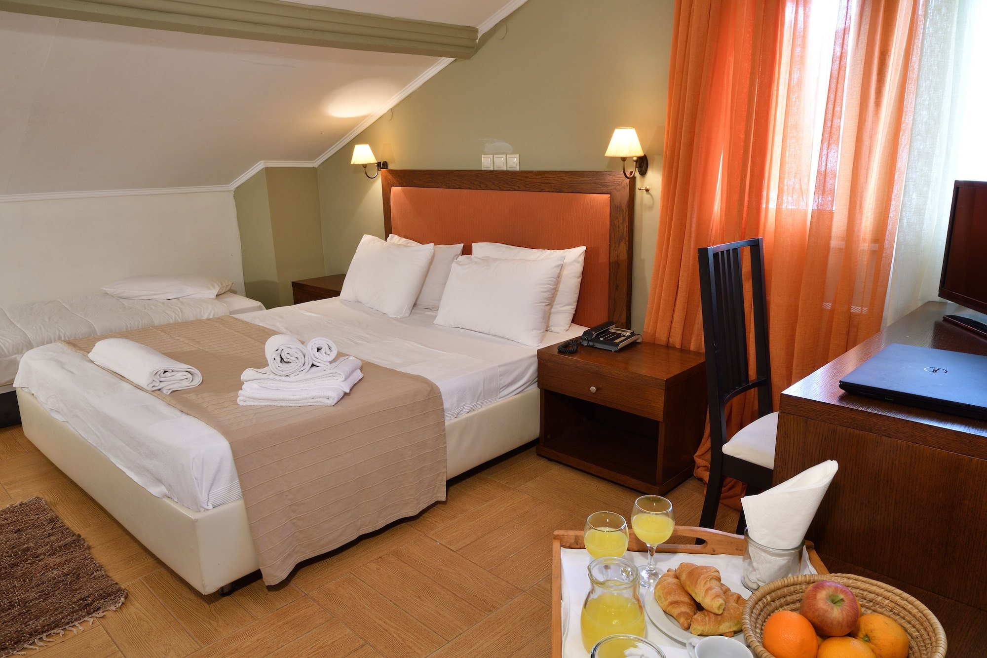 2 BEDROOMS, APARTMENT