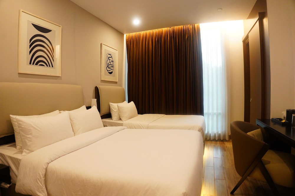 Empyrean Hotel 11/50